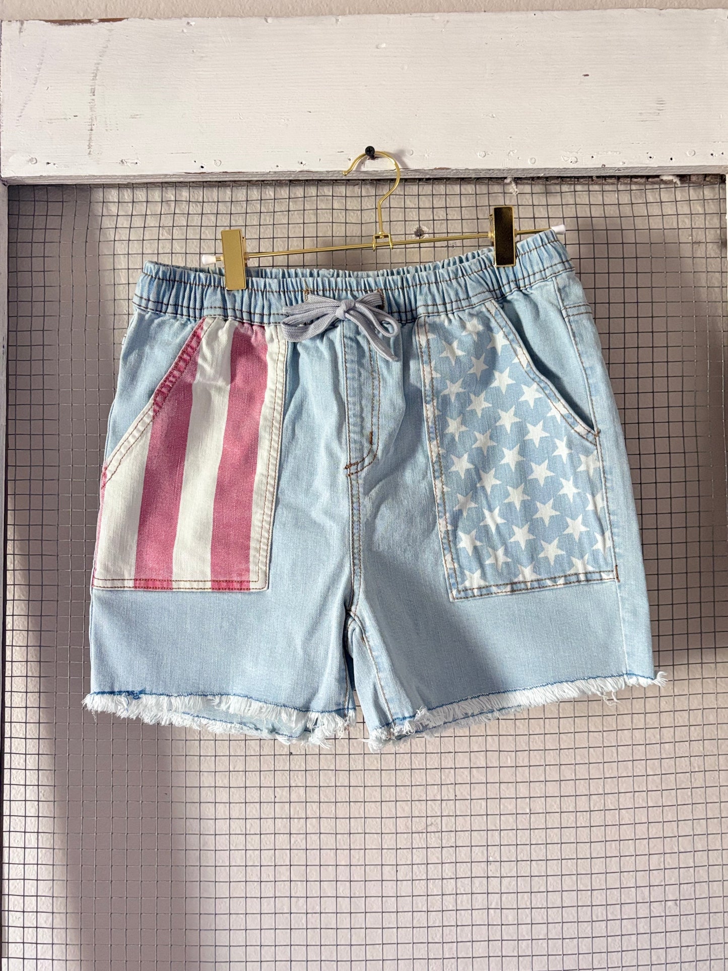 Pick Up - Flag Pocket Drawstring Shorts